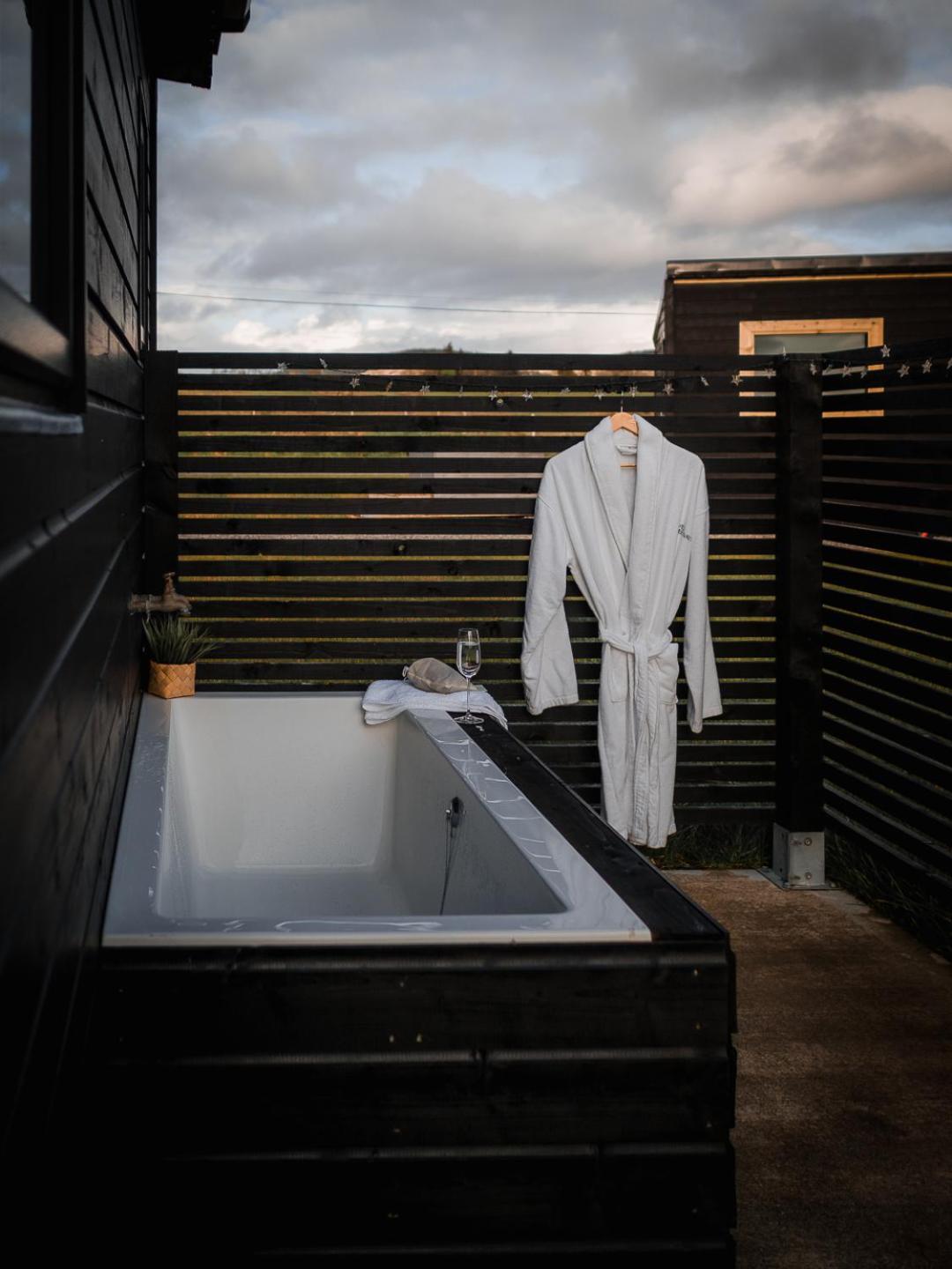 Wild Hideaways Luxury Lodges And Eco Spa Bantry Exterior foto